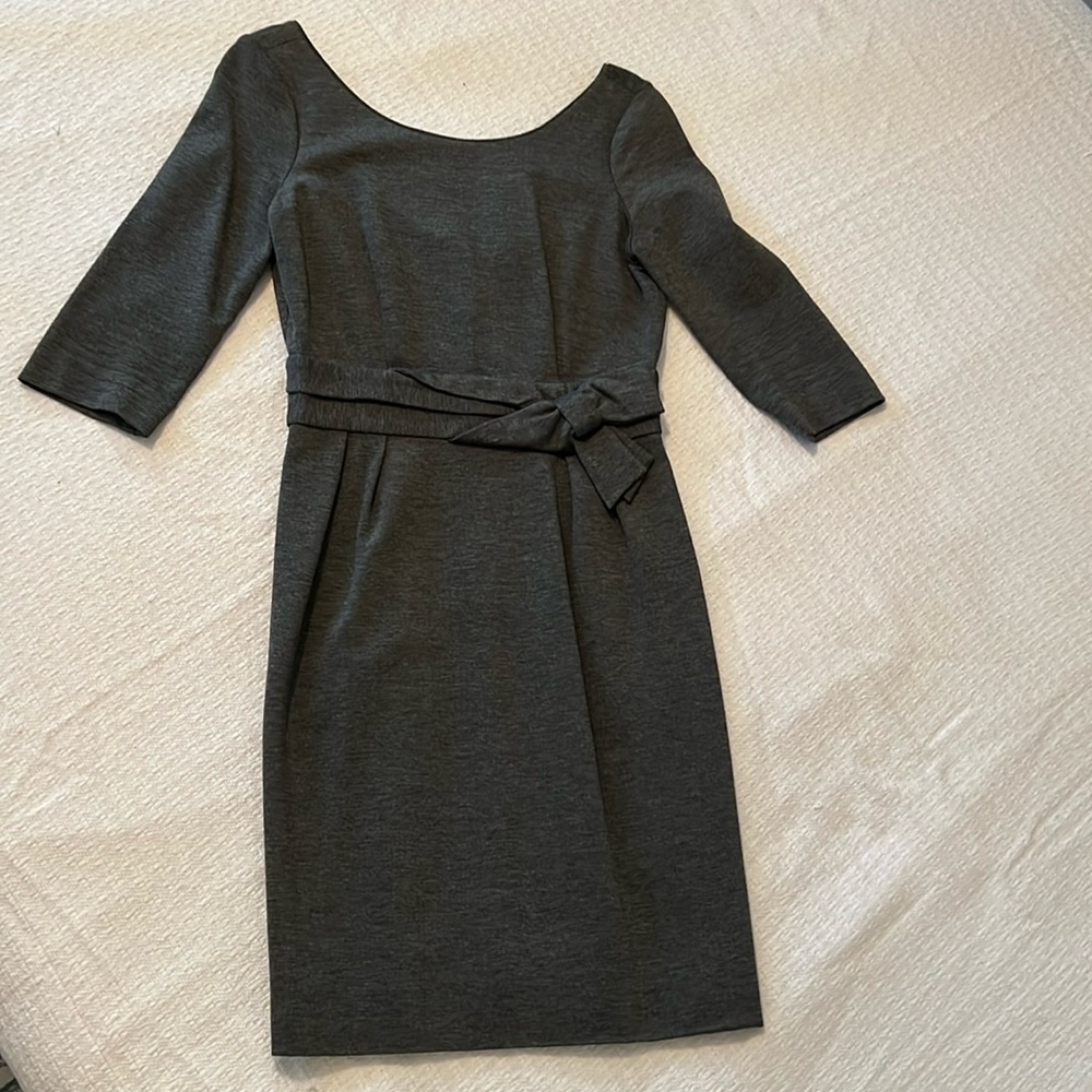 Kate Spade gray 3/4 sleeve knee length low back, size 6.